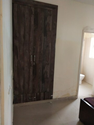 Furnished Amenities in 2 BHK Apartment at Mapsko Paradise, Sector 83 – for Rent