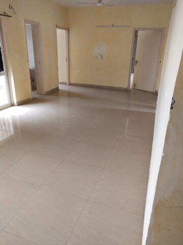 Room in 2 BHK Apartment at Mapsko Paradise, Sector 83 – for Rent