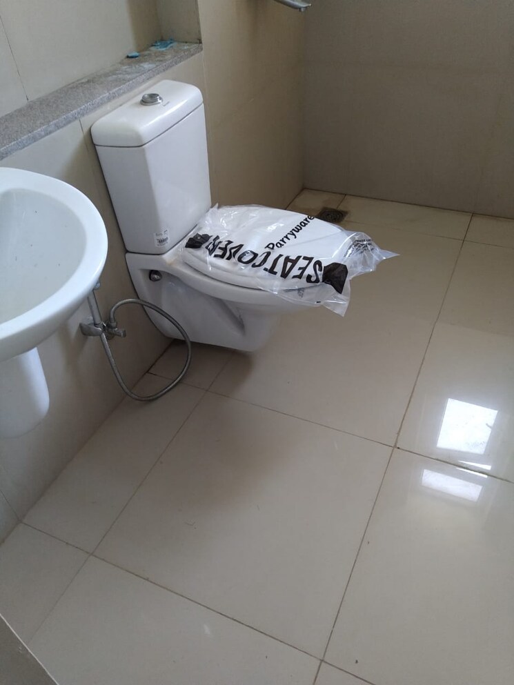 Bathroom, mapsko-paradise 2 Bedroom 1050 Sq.Ft. Apartment In Sector 83 Gurgaon 8990510