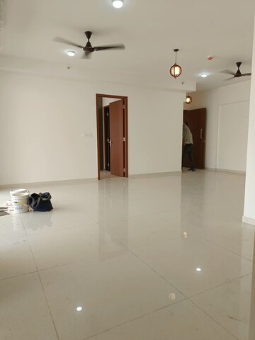 Room in 3 BHK Apartment at Shapoorji Pallonji Joyville Gurgaon, Sector 102 – for Rent