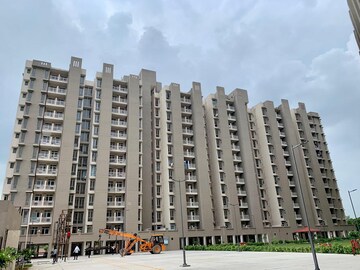 2 BHK Apartment – Exterior View View at Mapsko Paradise, Sector 83 - for Rent