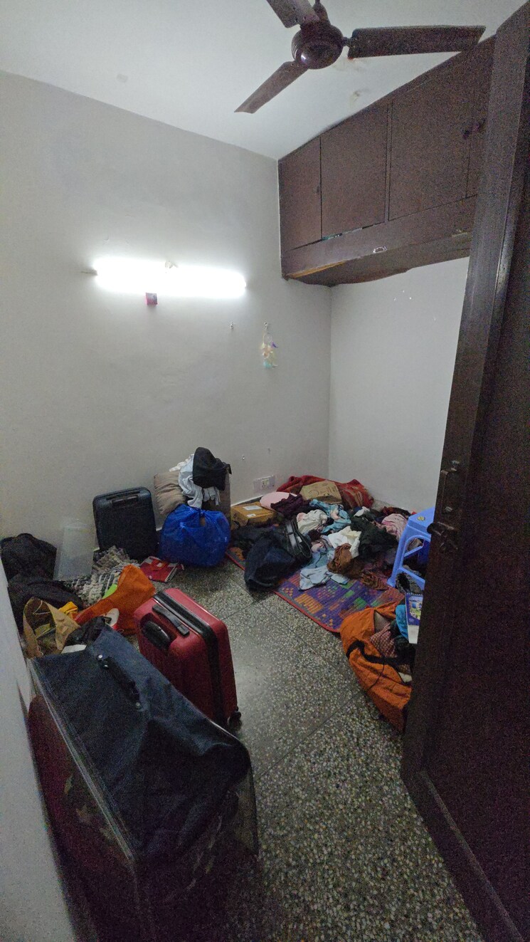  Parking, dayanand colony 1.5 Bedroom 700 Sq.Ft. Builder Floor In Dayanand Colony Delhi 8990609