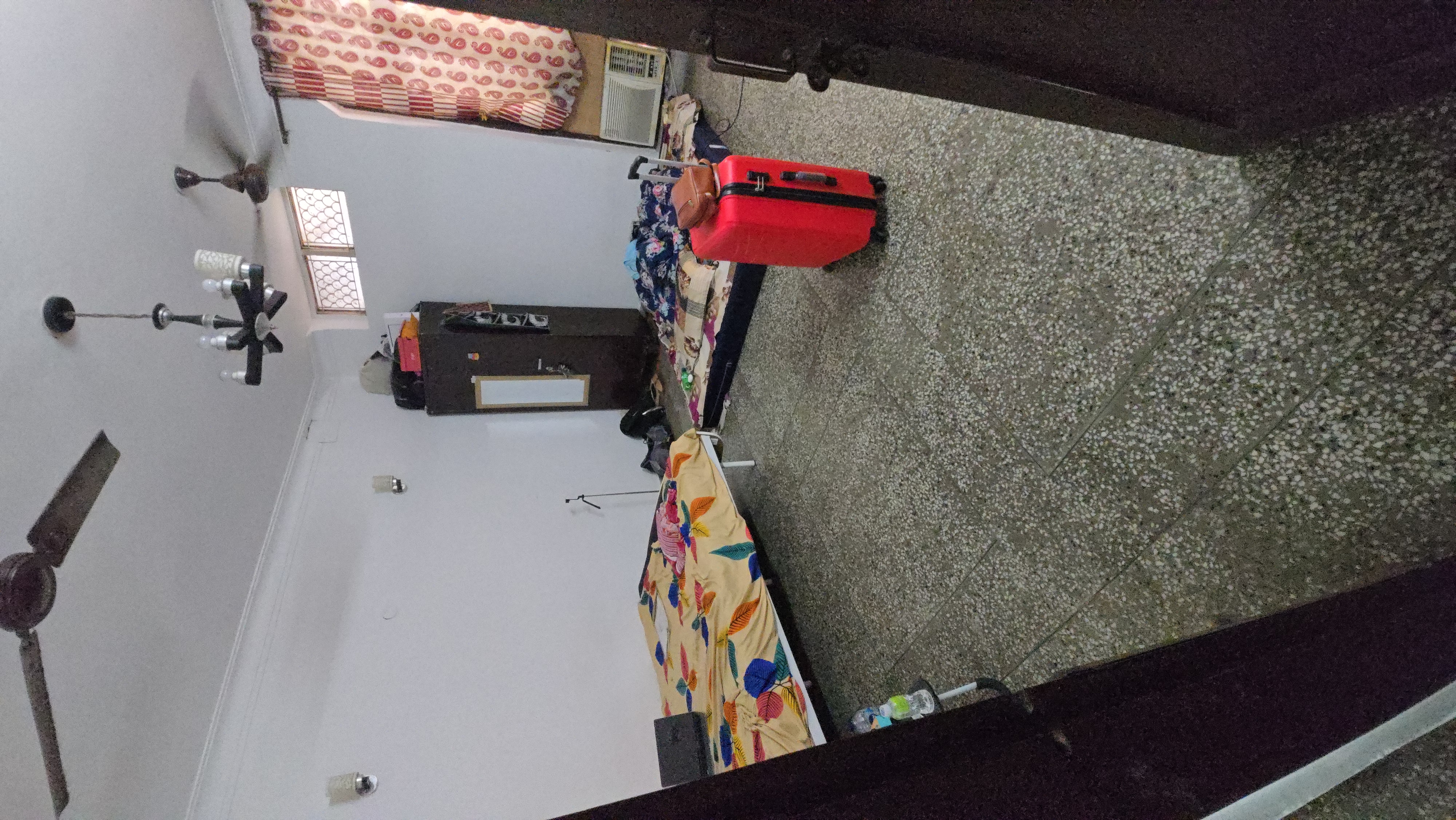 1.5 BHK Builder Floor For Rent in Laj Pat Nagar 4