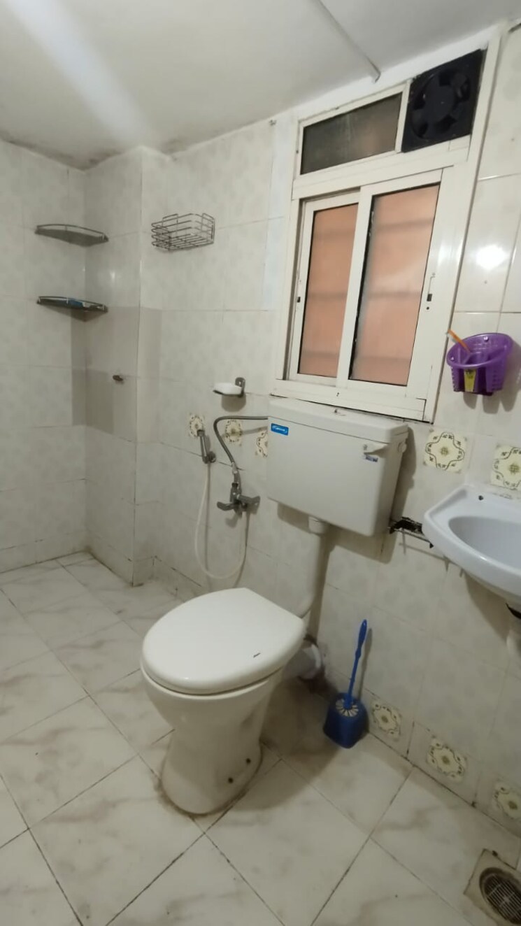Bathroom, powai 2 Bedroom 750 Sq.Ft. Apartment In Powai Mumbai 8990615