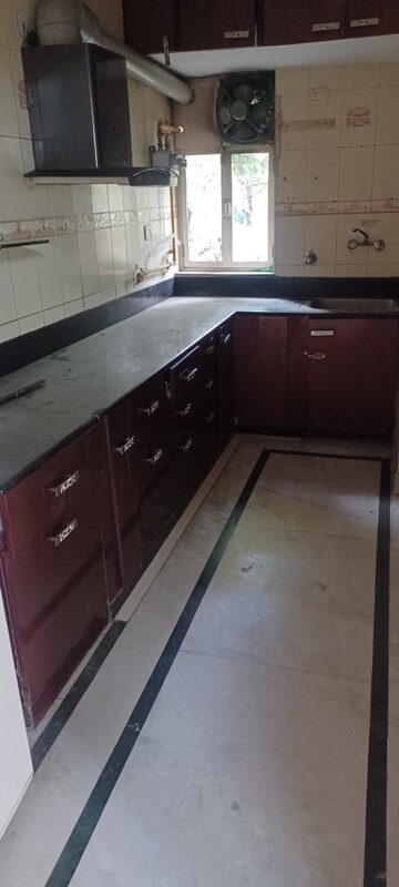 Kitchen in 2.5 BHK Apartment at Mayur Vihar – for Rent