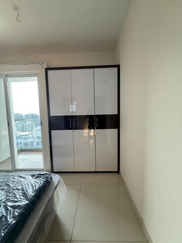 Room in 2 BHK Apartment at Yashwin Orizzonte, Kharadi – for Rent