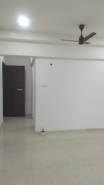 2 BHK Apartment For Rent in Shapoorji Pallonji Vicinia, Powai