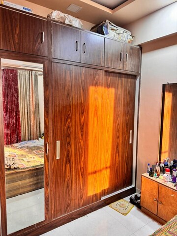 Furnished Amenities in 2 BHK Apartment at Thane West – for Rent