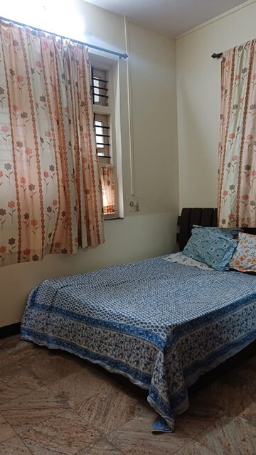 Bedroom in 1 BHK Apartment at Bandra West – for Rent