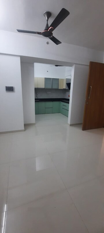 Room in 3 BHK Apartment at Majestique Signature Towers, Balewadi – for Rent