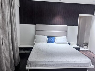 Bedroom in 2 BHK Apartment at Hiranandani Avalon, Powai – for Rent