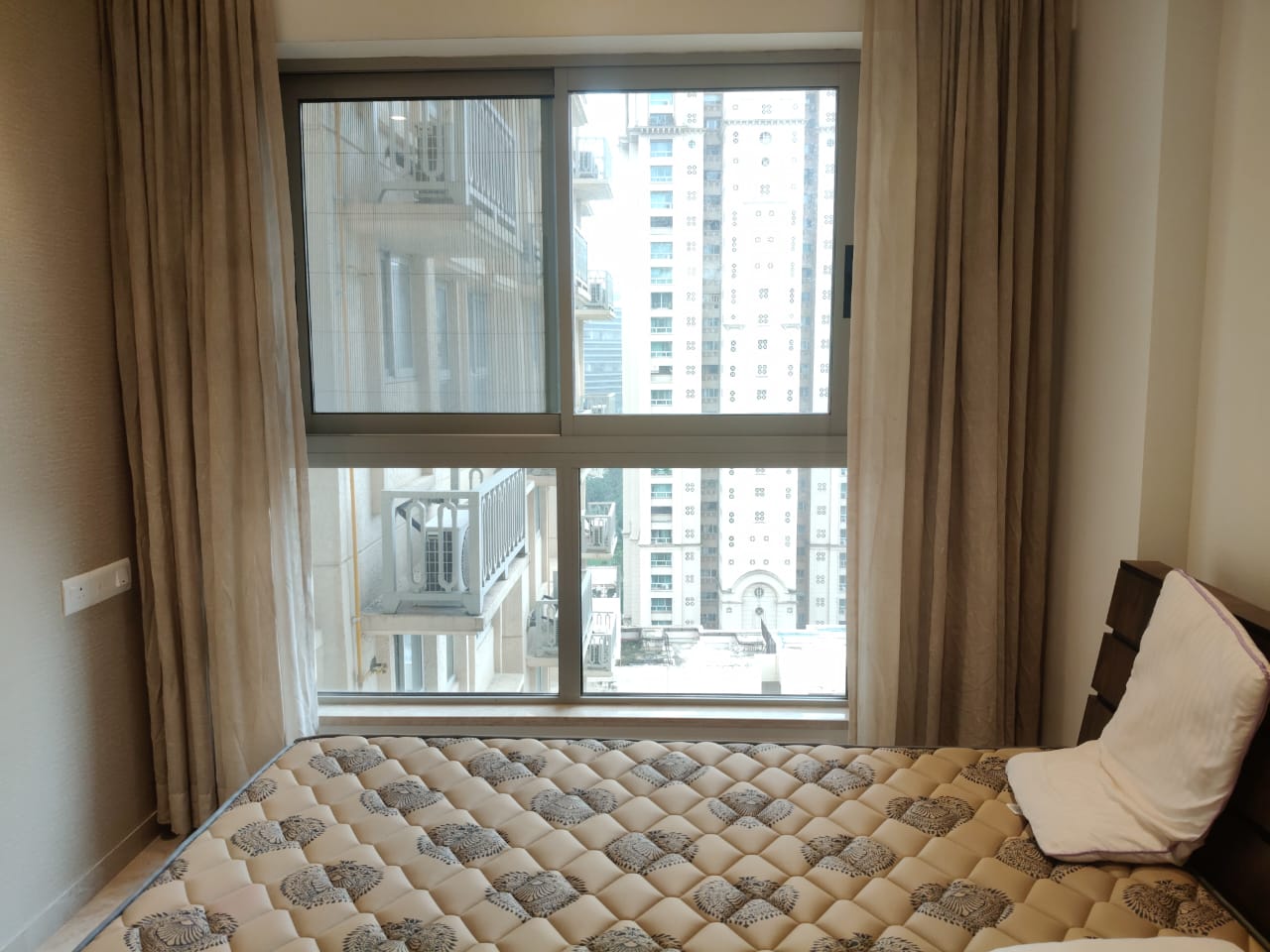 1 BHK Apartment For Rent in Hiranandani Regent Hill