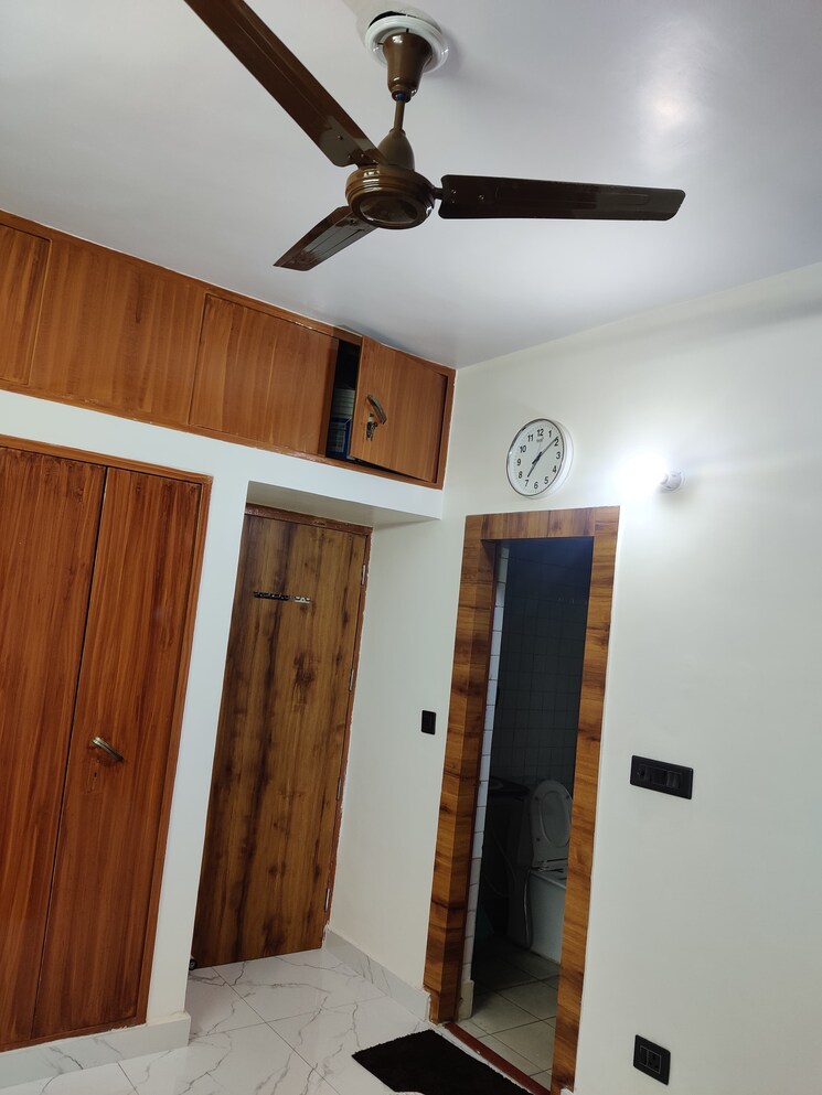 Room, ip extension 1 RK 300 Sq.Ft. Apartment In Ip Extension Delhi 8990752