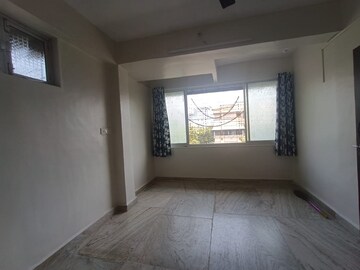 Room in 1 BHK Apartment at Khar West – for Rent