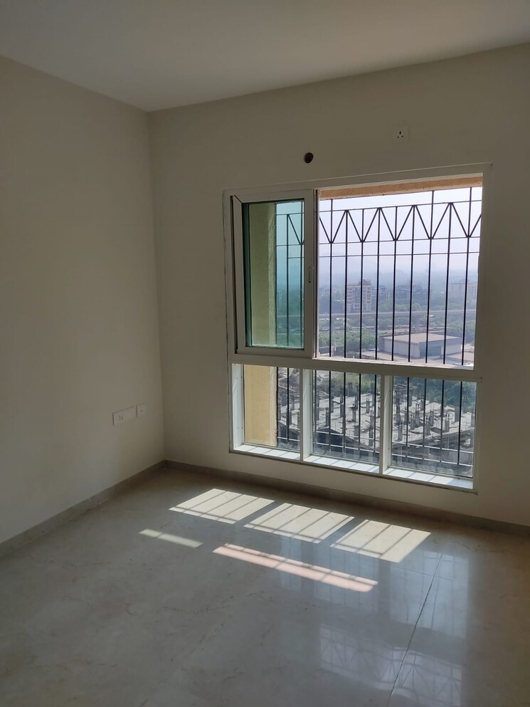 Room, dosti-west-county 1.5 Bedroom 700 Sq.Ft. Apartment In Balkum Pada Thane 8990739