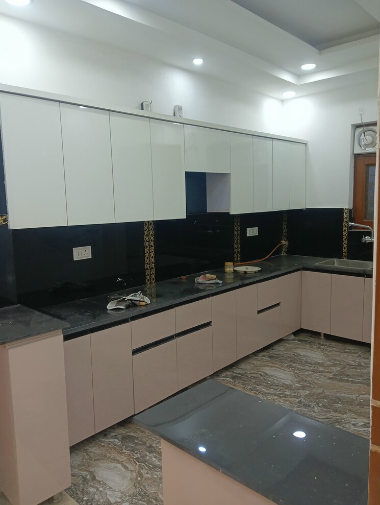 Kitchen, sector 31 3 Bedroom 250 Sq.Yd. Builder Floor In Sector 31 Faridabad 8990754