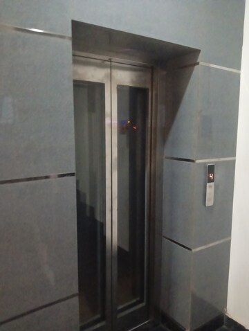 Room in 3 BHK Builder Floor at Sector 31 – for Rent