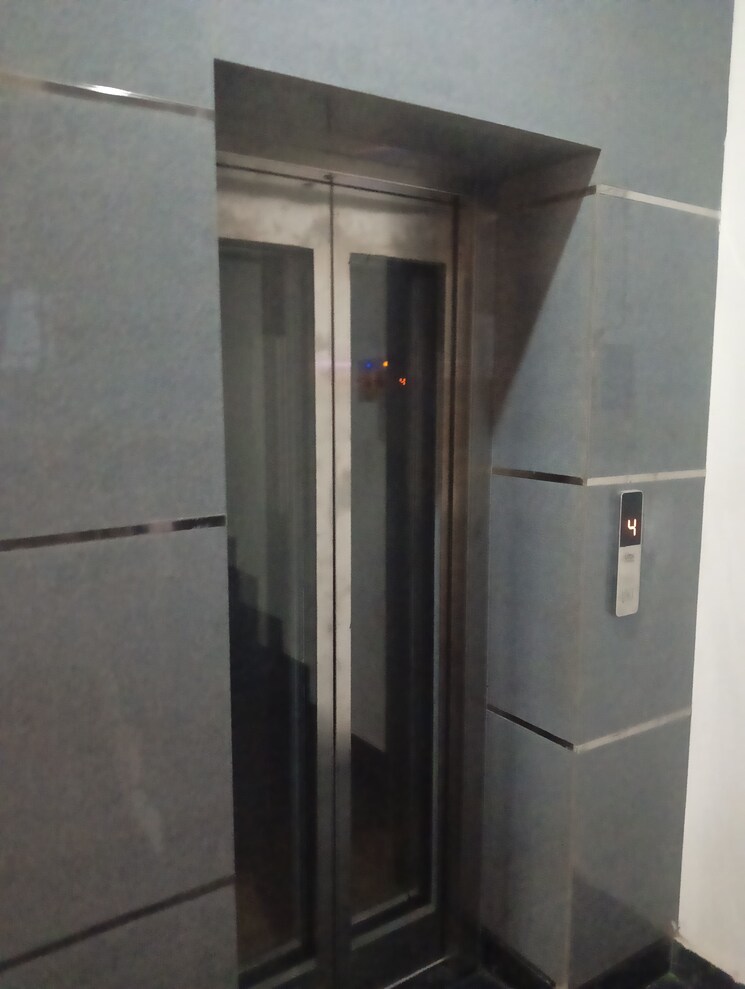 Room, sector 31 3 Bedroom 250 Sq.Yd. Builder Floor In Sector 31 Faridabad 8990754