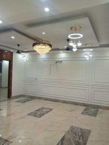 Bathroom in 3 BHK Builder Floor at Sector 31 – for Rent