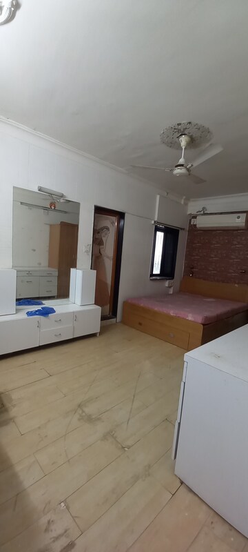 Bedroom in 3 BHK Apartment at Navrangpura – for Rent