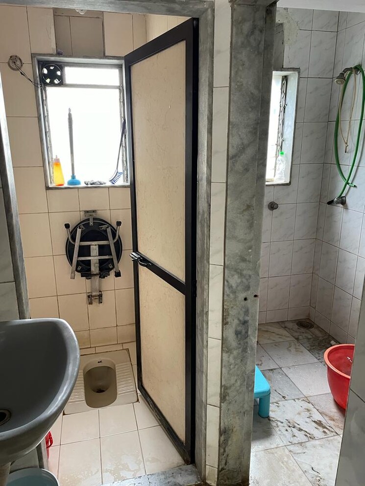 Bathroom, thane west 2 Bedroom 600 Sq.Ft. Apartment In Thane West Thane 8990773