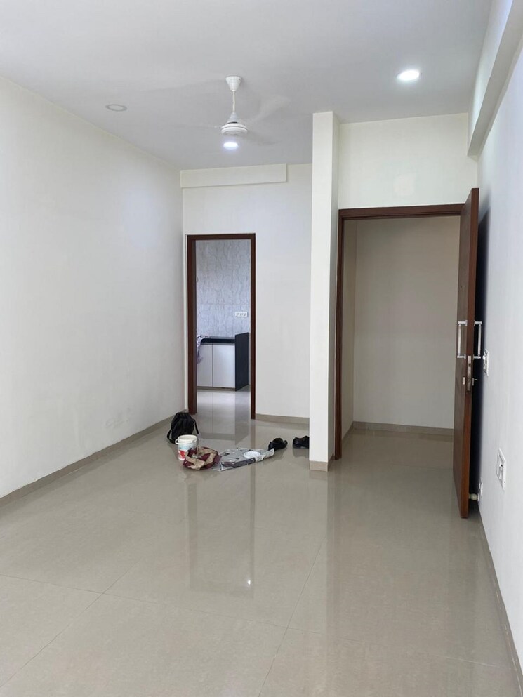 Room, santacruz west 2 Bedroom 750 Sq.Ft. Apartment In Santacruz West Mumbai 8990775
