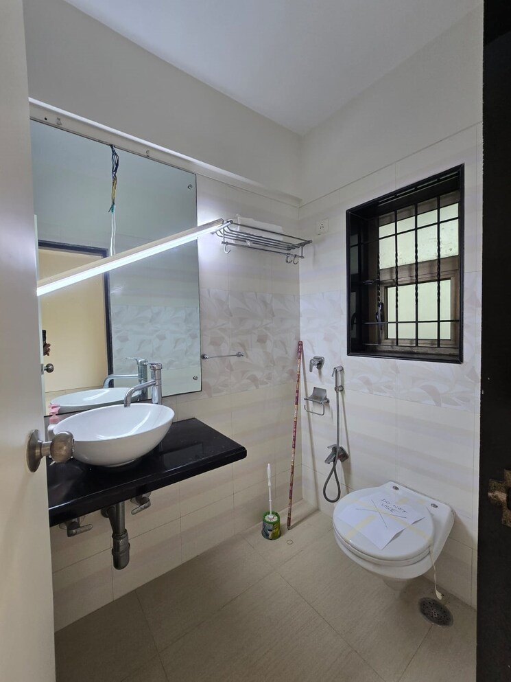 Bathroom, bandra west 3 Bedroom 1200 Sq.Ft. Apartment In Bandra West Mumbai 8990806