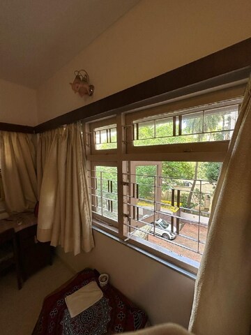 Bedroom in 3 BHK Apartment at Bandra West – for Rent