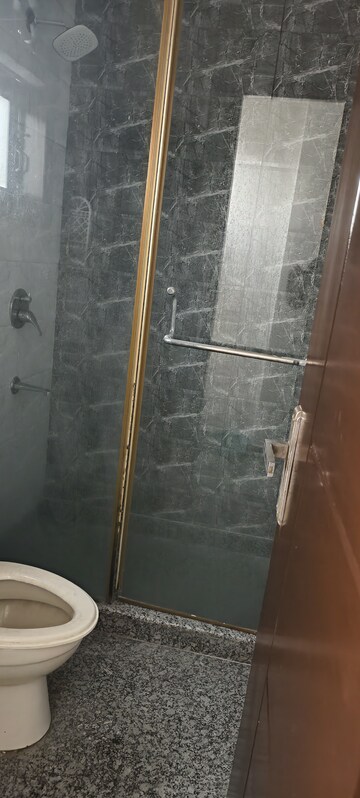 Furnished Amenities in 1 BHK Builder Floor at Lajpat Nagar – for Rent