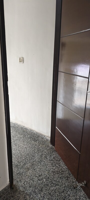 Building Lobby in 1 BHK Builder Floor at Lajpat Nagar – for Rent