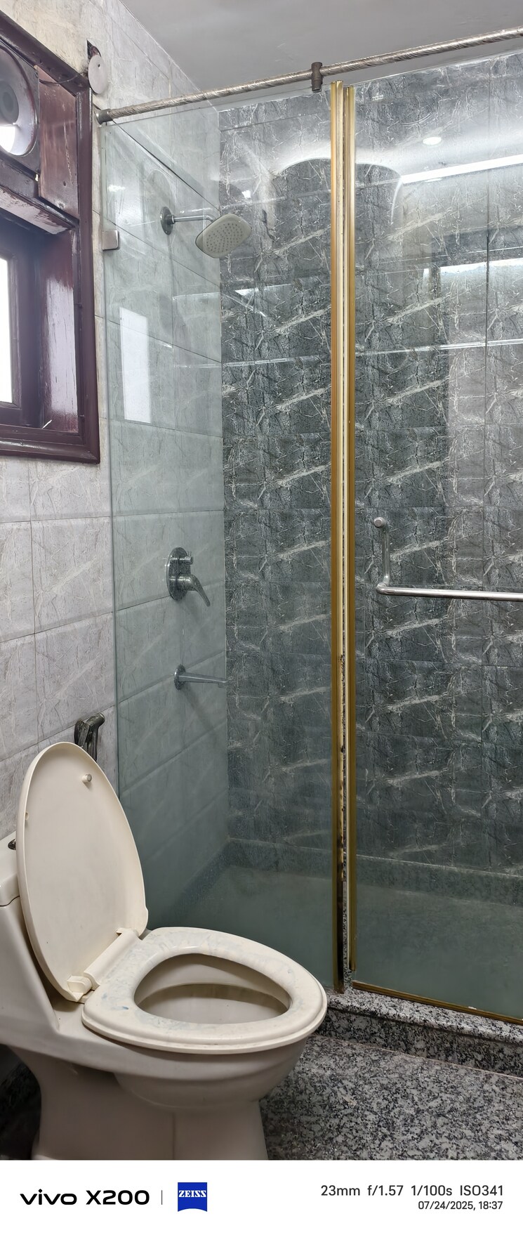 Bathroom, lajpat nagar 1 Bedroom 450 Sq.Ft. Builder Floor In Lajpat Nagar Delhi 8990860