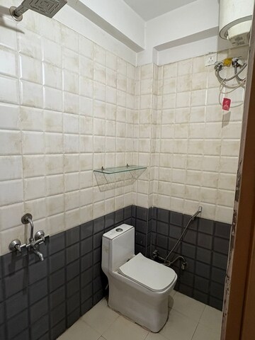 Bathroom in 1.5 BHK Builder Floor at Palam Vihar Extension – for Rent