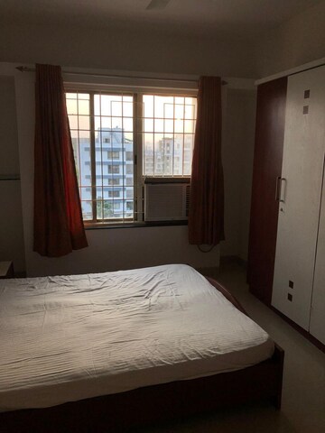 Room in 2 BHK Apartment at West End River View, Aundh – for Rent