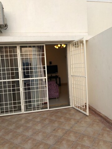 Room in 2 BHK Apartment at West End River View, Aundh – for Rent