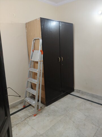 1 BHK Builder Floor For Rent in Bhogal