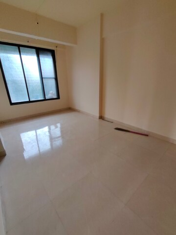 Room in 2 BHK Apartment at Pawan Dham Complex, Kalyan West – for Rent