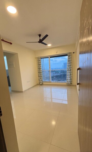 Room in 1 BHK Apartment at Godrej Nest Kandivali, Kandivali East – for Rent