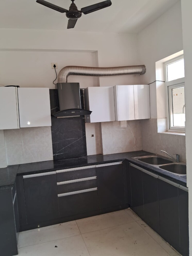 Kitchen, shiva-motia-huys 3 Bedroom 1782 Sq.Ft. Apartment In Pir Machalla Zirakpur 8991020