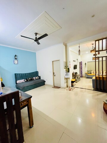 Team Area in 3 BHK Builder Floor at Sector 40 – for Rent