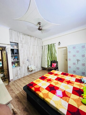 Bedroom in 3 BHK Builder Floor at Sector 40 – for Rent