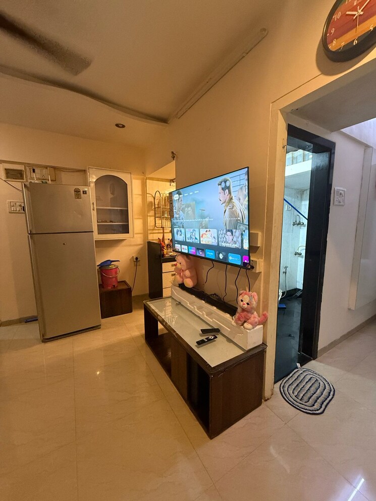 Living Room, platinum-life 1 Bedroom 430 Sq.Ft. Apartment In Andheri West Mumbai 8991023