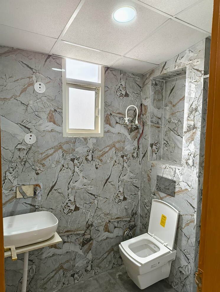 Bathroom, aba-cleo-county 3 Bedroom 1827 Sq.Ft. Apartment In Sector 121 Noida 8991051