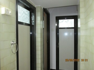 Bathroom in 1 BHK Apartment at Priyadarshini CHS Dadar, Dadar West – for Sale