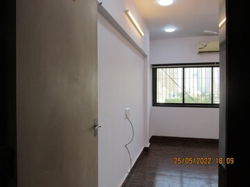 Room in 1 BHK Apartment at Priyadarshini CHS Dadar, Dadar West – for Sale