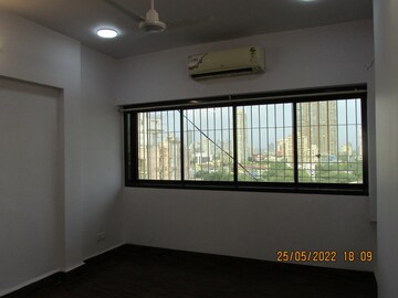Room in 1 BHK Apartment at Priyadarshini CHS Dadar, Dadar West – for Sale