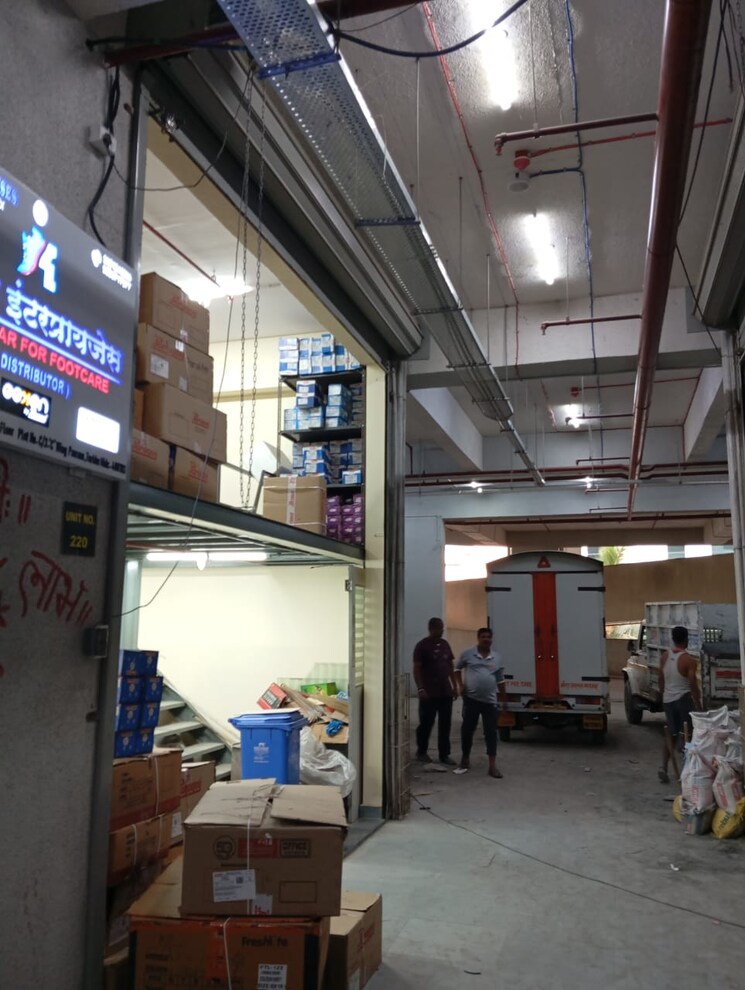  Parking, goodwill-bizhub Commercial Warehouse 1834 Sq.Ft. In Turbhe Navi Mumbai 8991053