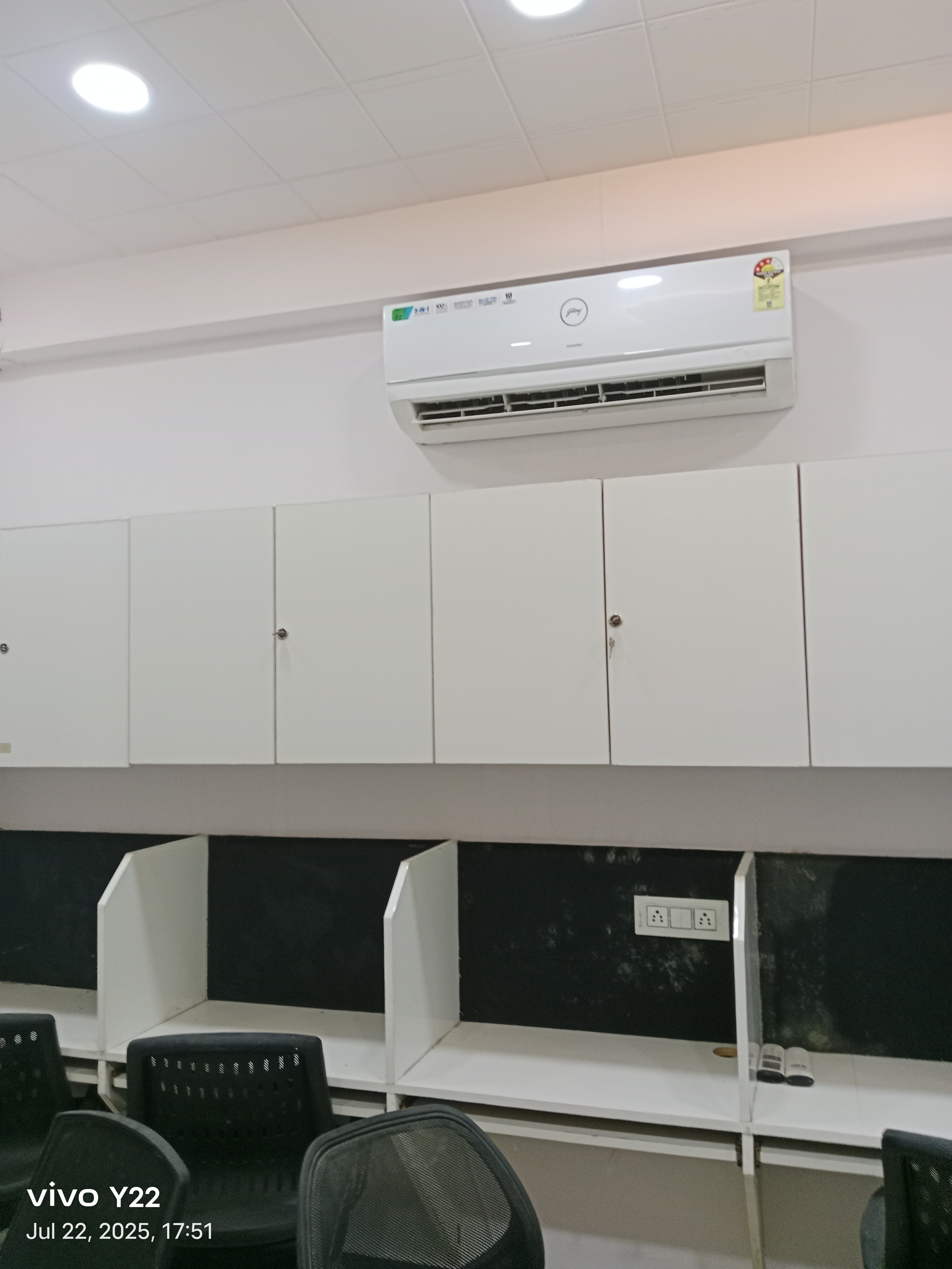 Office Space For Rent in Shri Balaji Associates 99