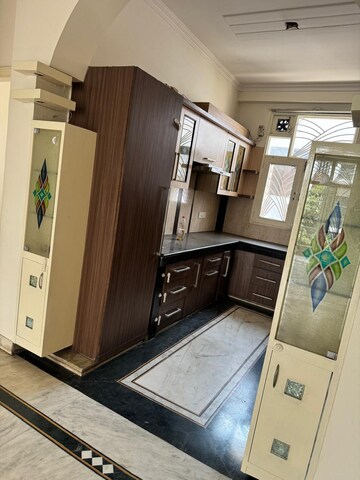 Furnished Amenities in 3 BHK Builder Floor at Sector 46 – for Rent