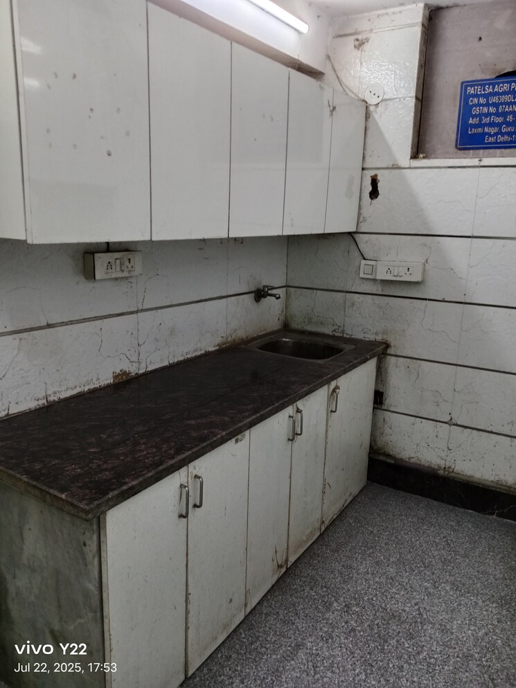 Kitchen, laxmi nagar Commercial Office Space 500 Sq.Ft. In Laxmi Nagar Delhi 8991089