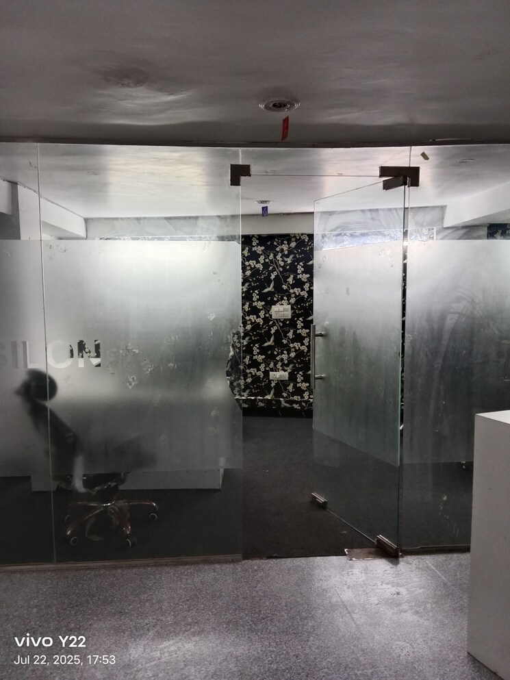 Bathroom, laxmi nagar Commercial Office Space 500 Sq.Ft. In Laxmi Nagar Delhi 8991089